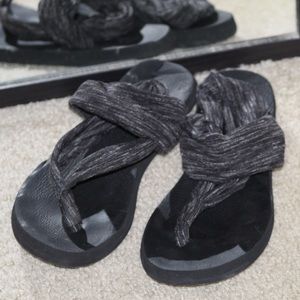 Sandals with black straps 7W‼️